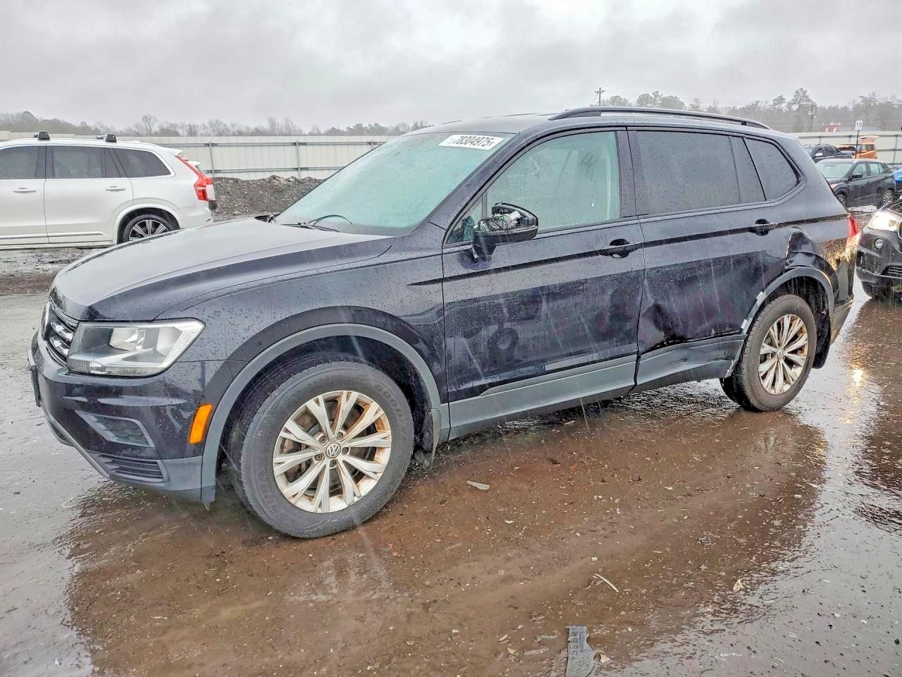 Salvage Volkswagen Tiguan Image