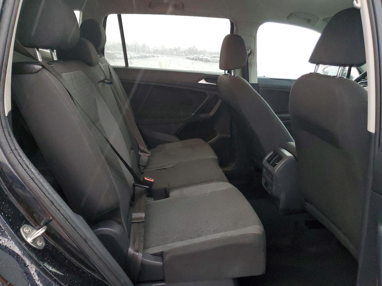 Volkswagen Tiguan S