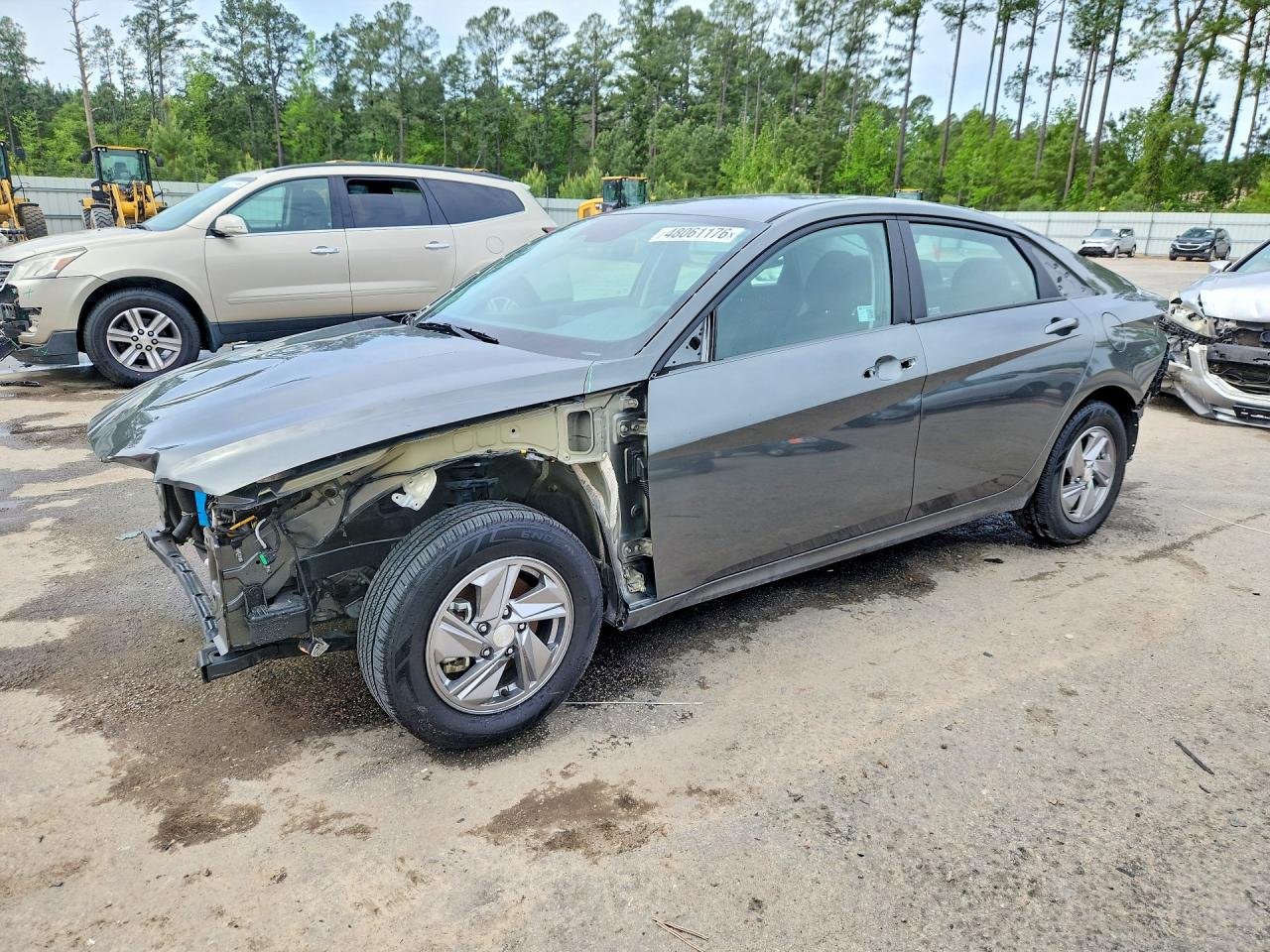 Salvage Hyundai ELANTRA Image