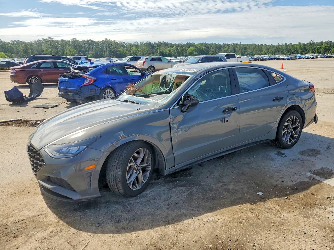 Salvage Hyundai SONATA Image