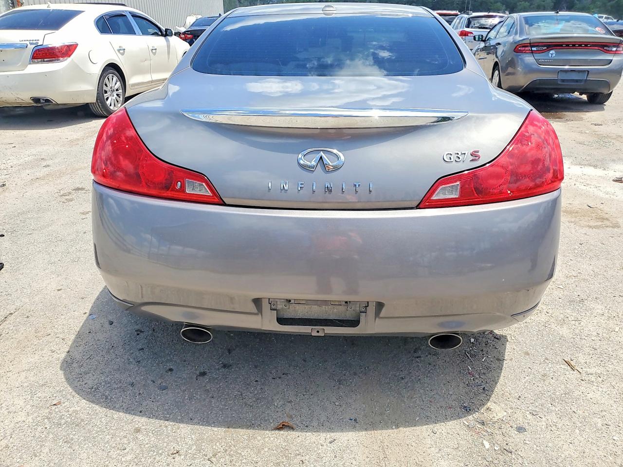 INFINITI G37 Base