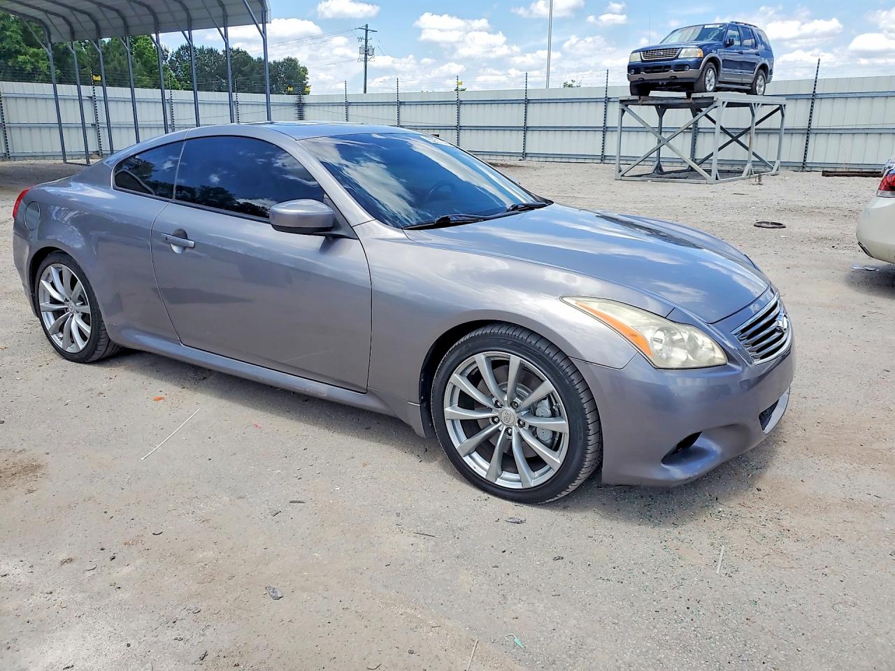 INFINITI G37 Base