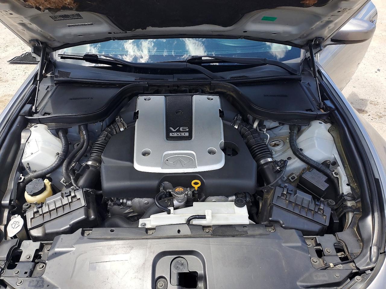 INFINITI G37 Base