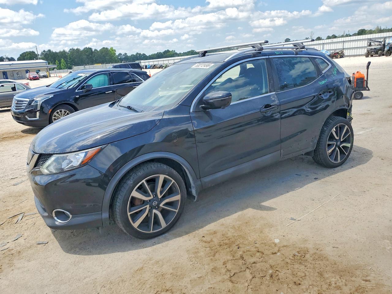 Salvage Nissan Rogue Image