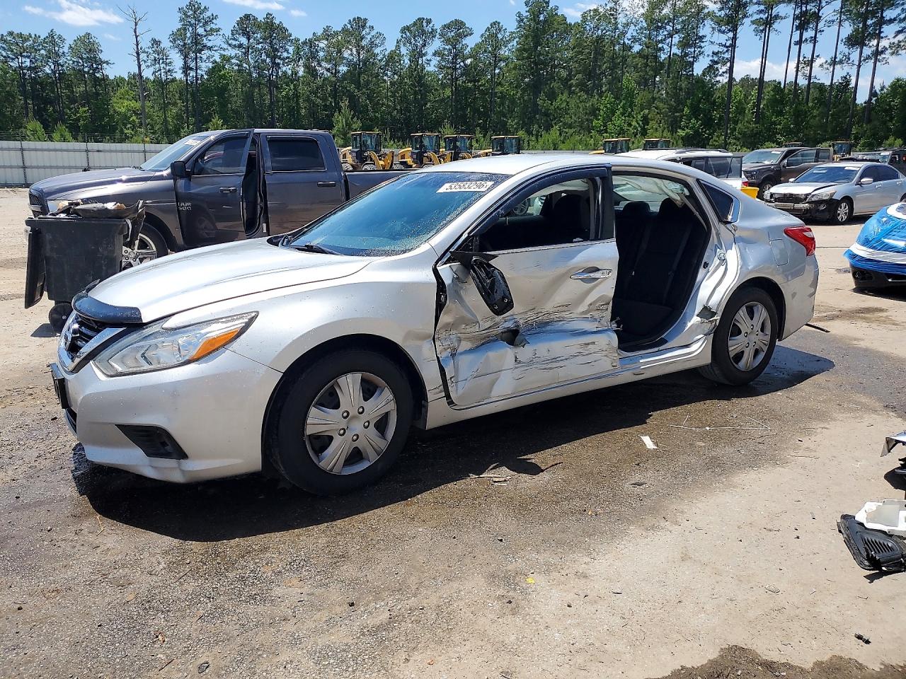 Salvage Nissan Altima Image