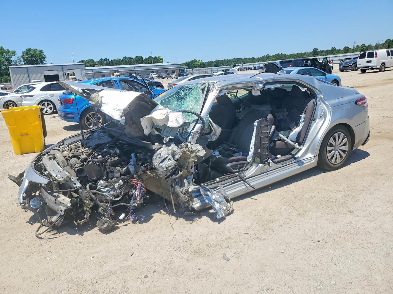 Salvage Toyota Camry Image