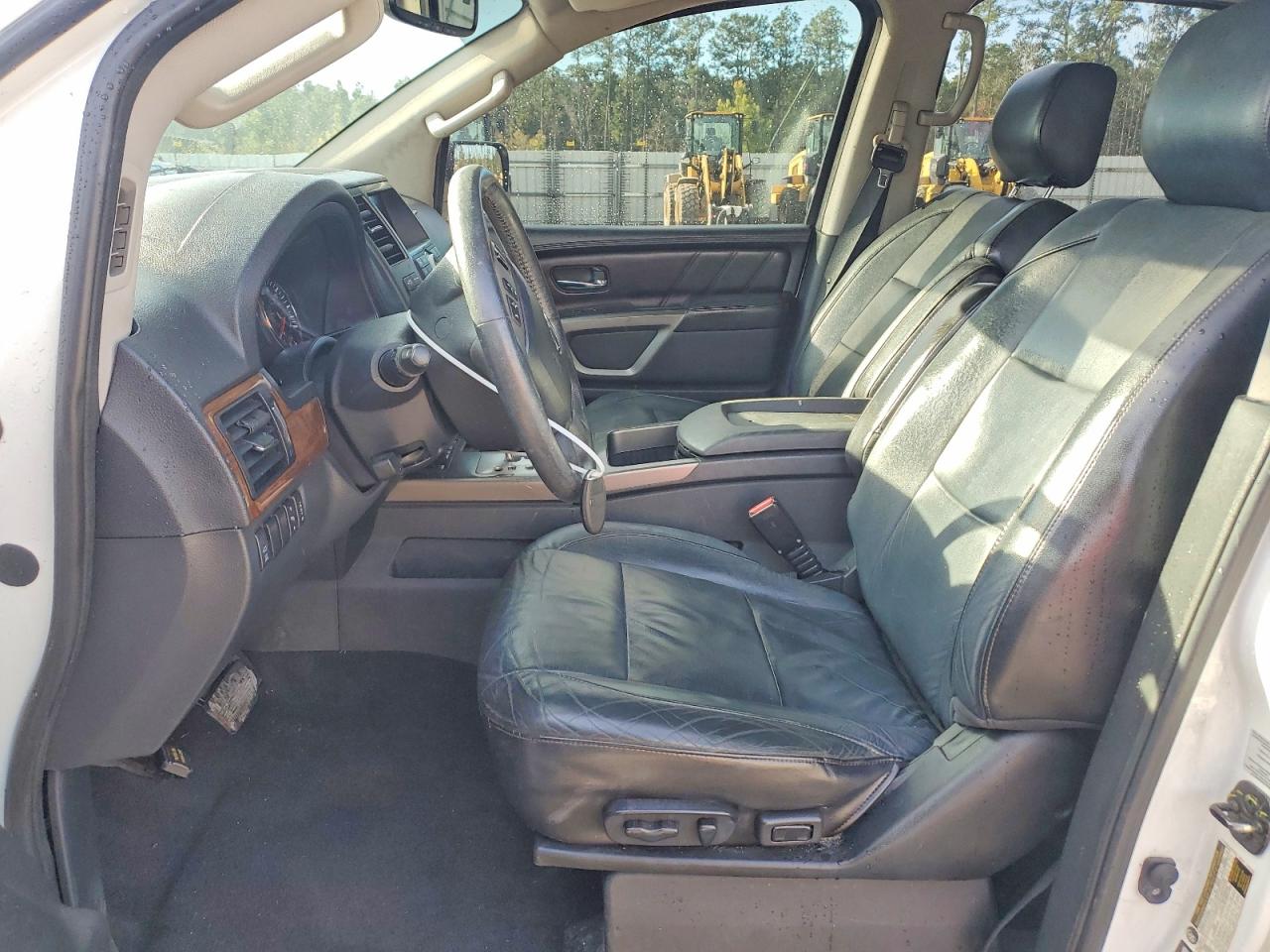 Nissan Armada Sl