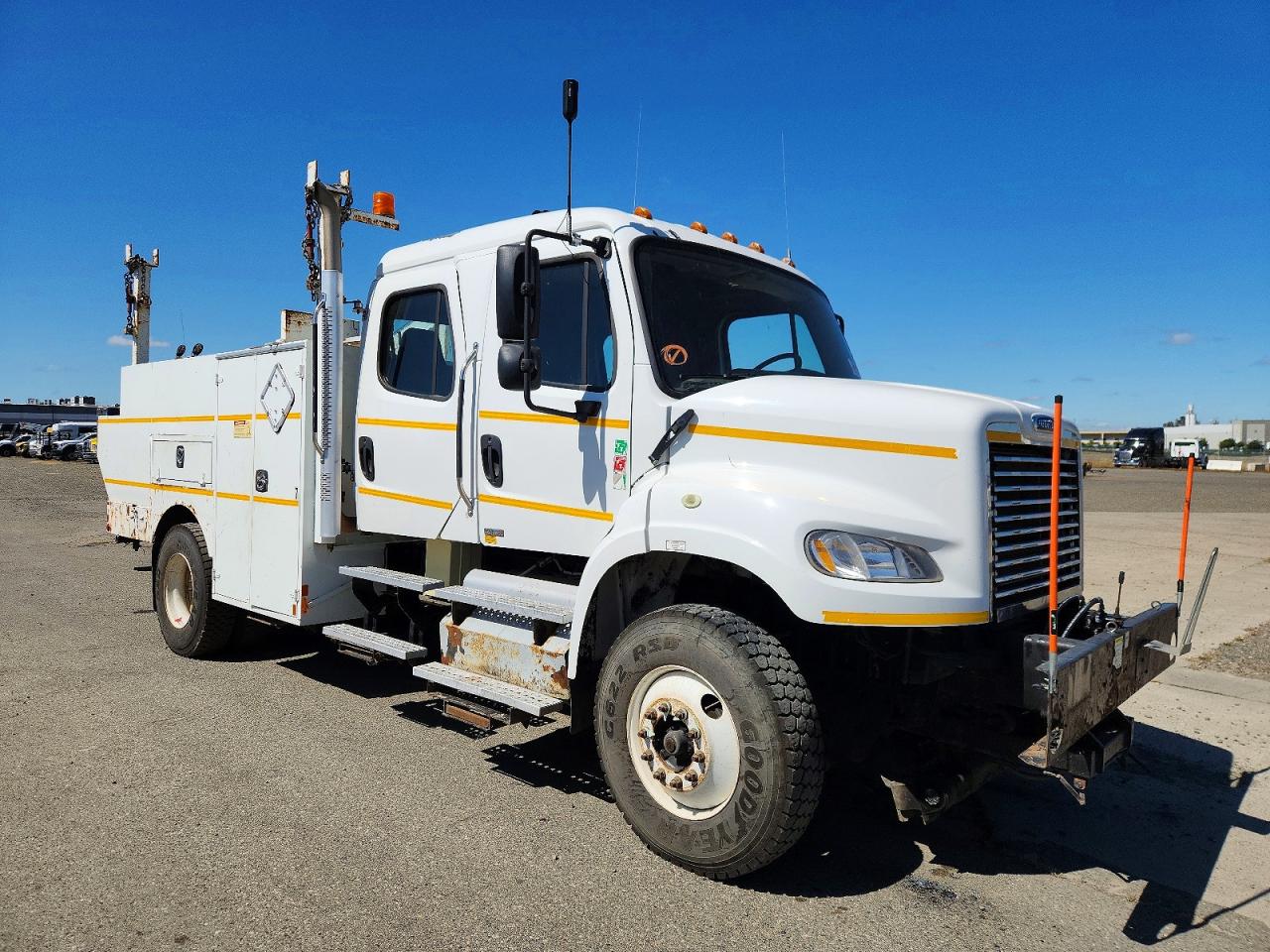 Salvage Freightliner M2 Image