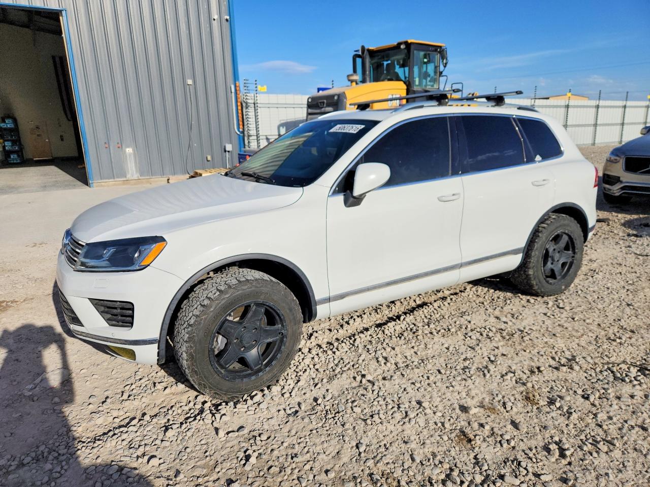Salvage Volkswagen Touareg Image