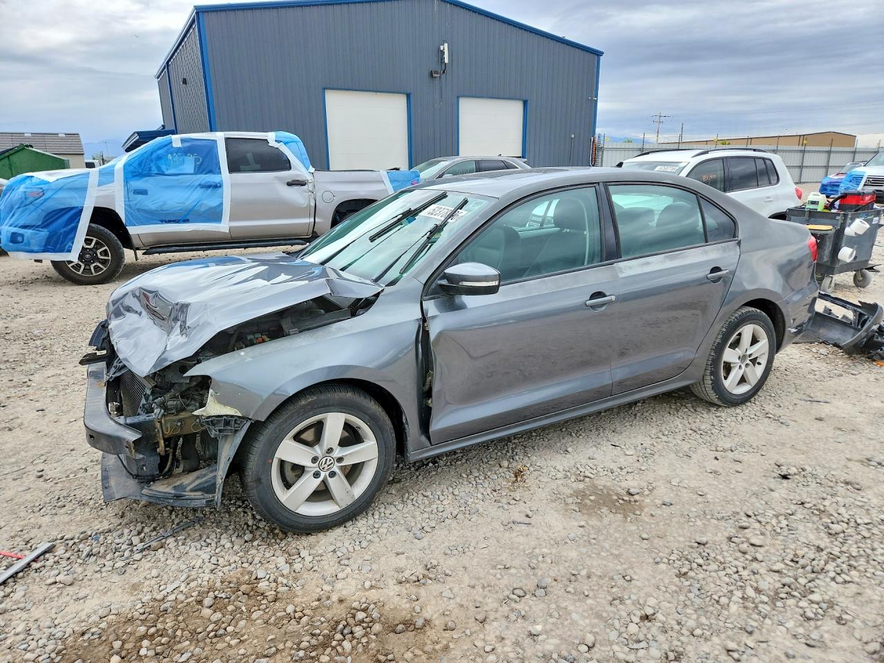 Salvage Volkswagen Jetta Image