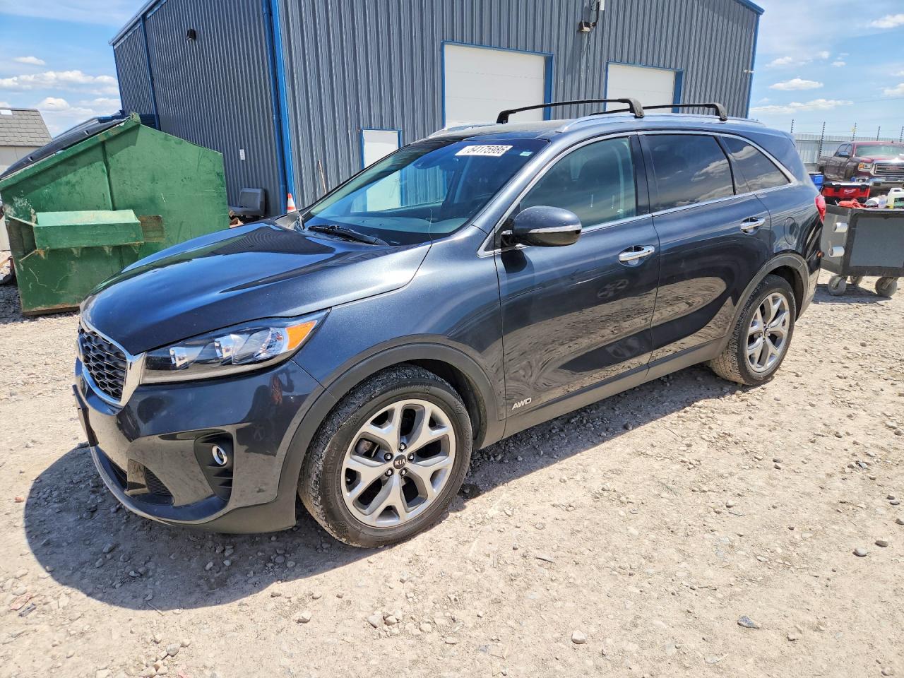 Salvage Kia Sorento Image