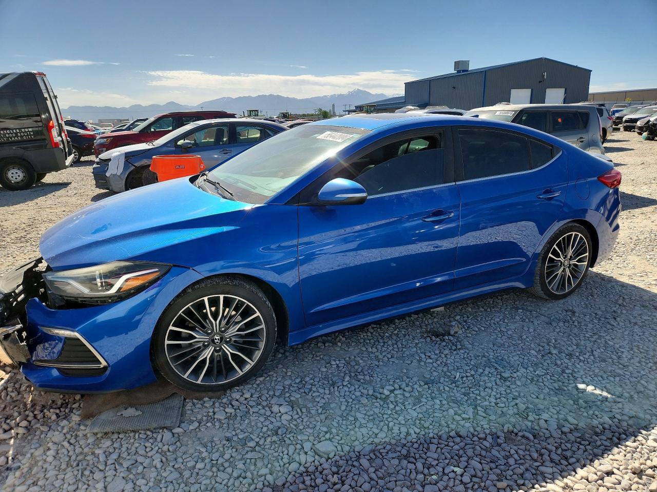 Salvage Hyundai ELANTRA Image