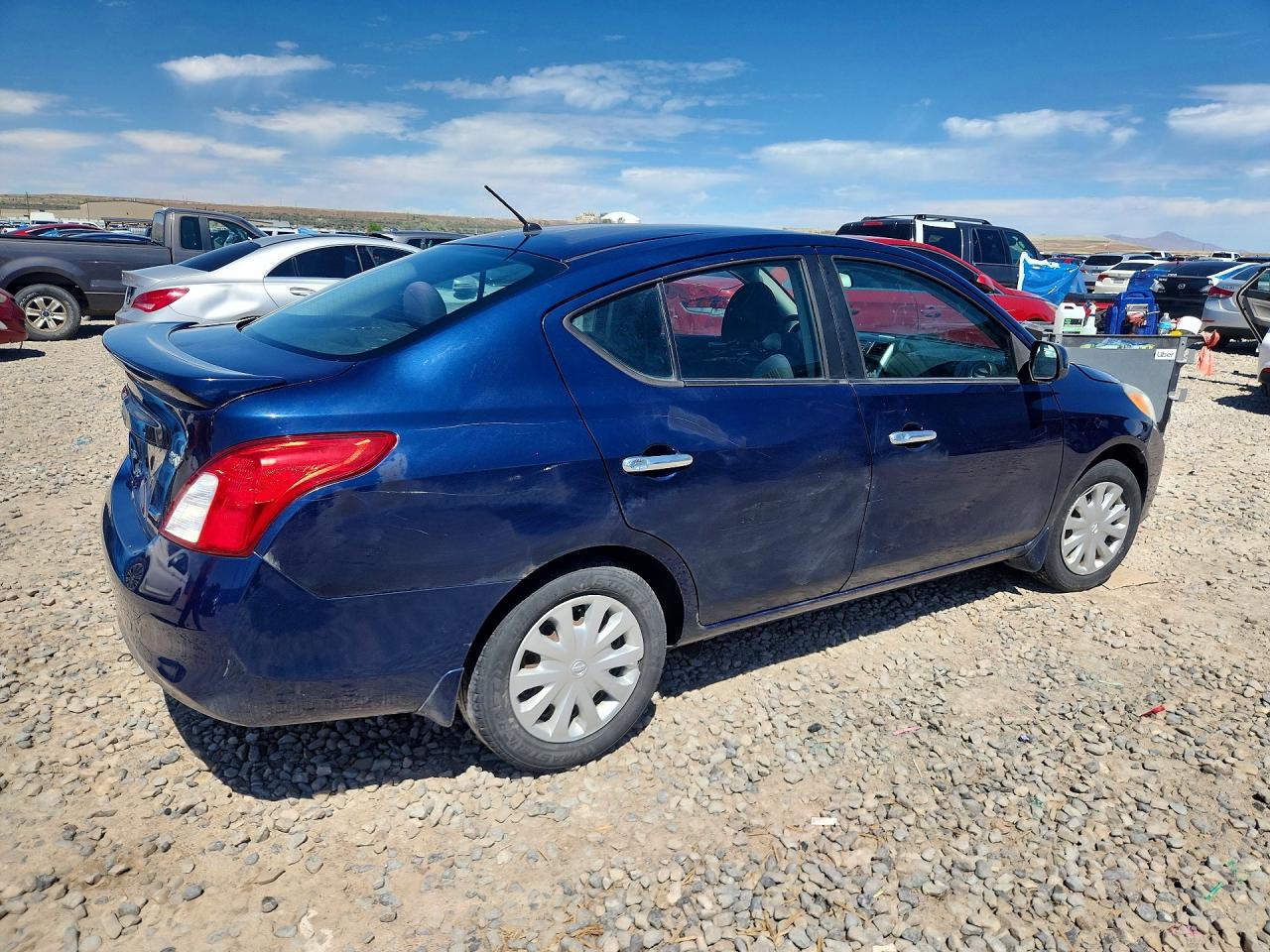 Nissan Versa 1.6 S