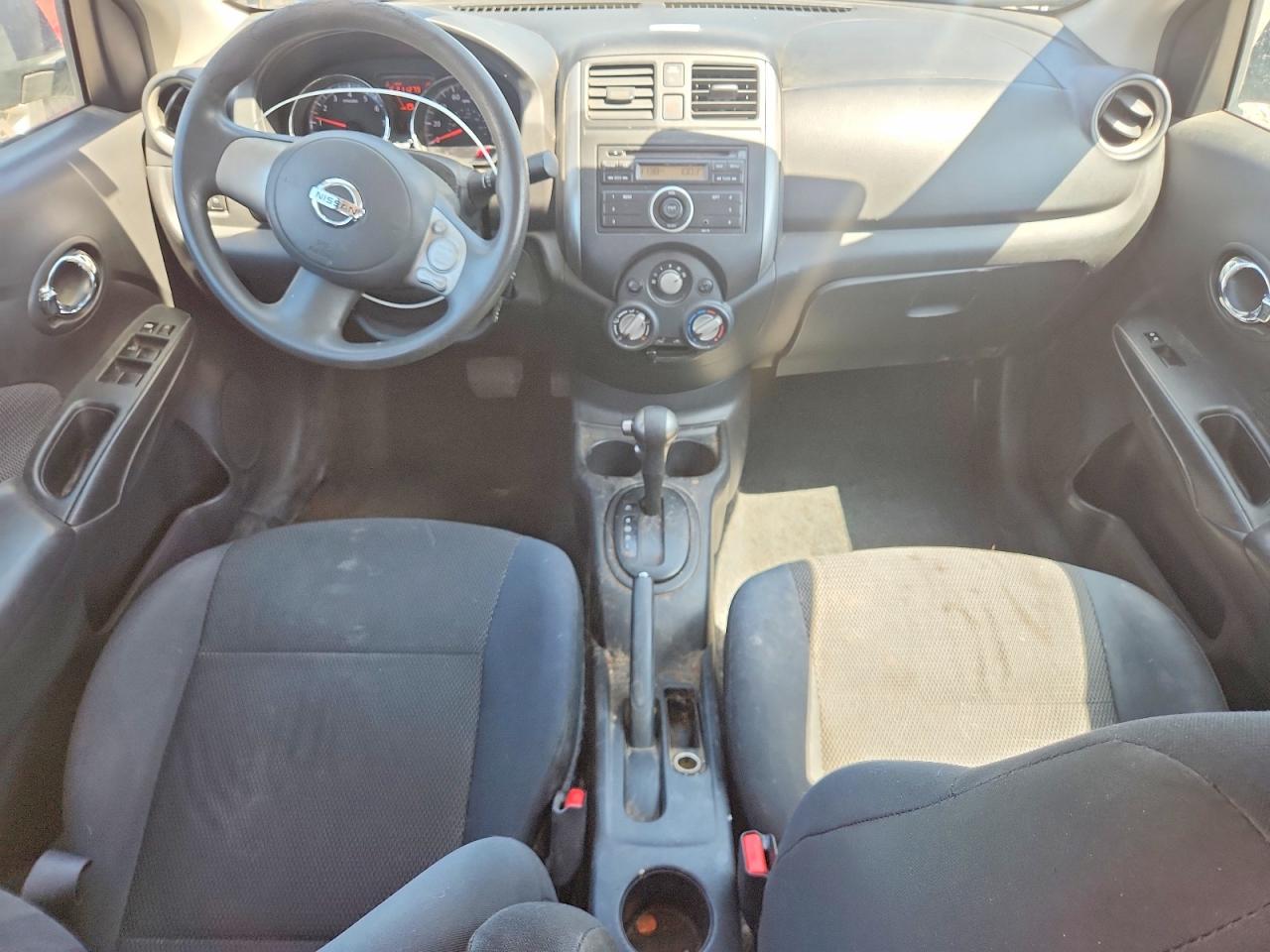 Nissan Versa 1.6 S
