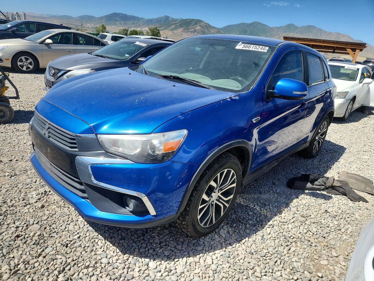 Salvage Mitsubishi Outlander Image
