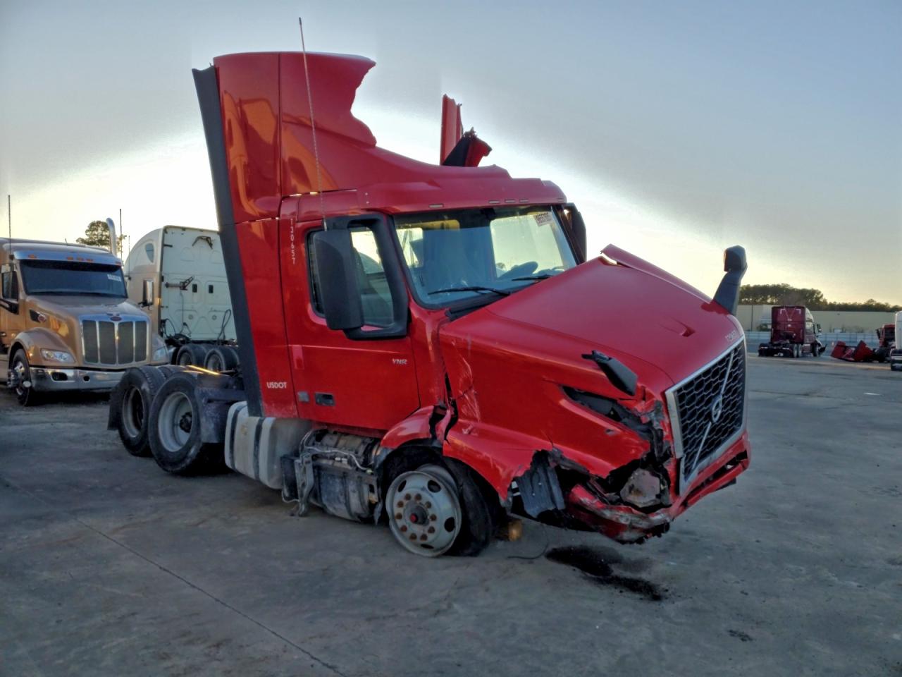 Salvage Volvo Vnr Image