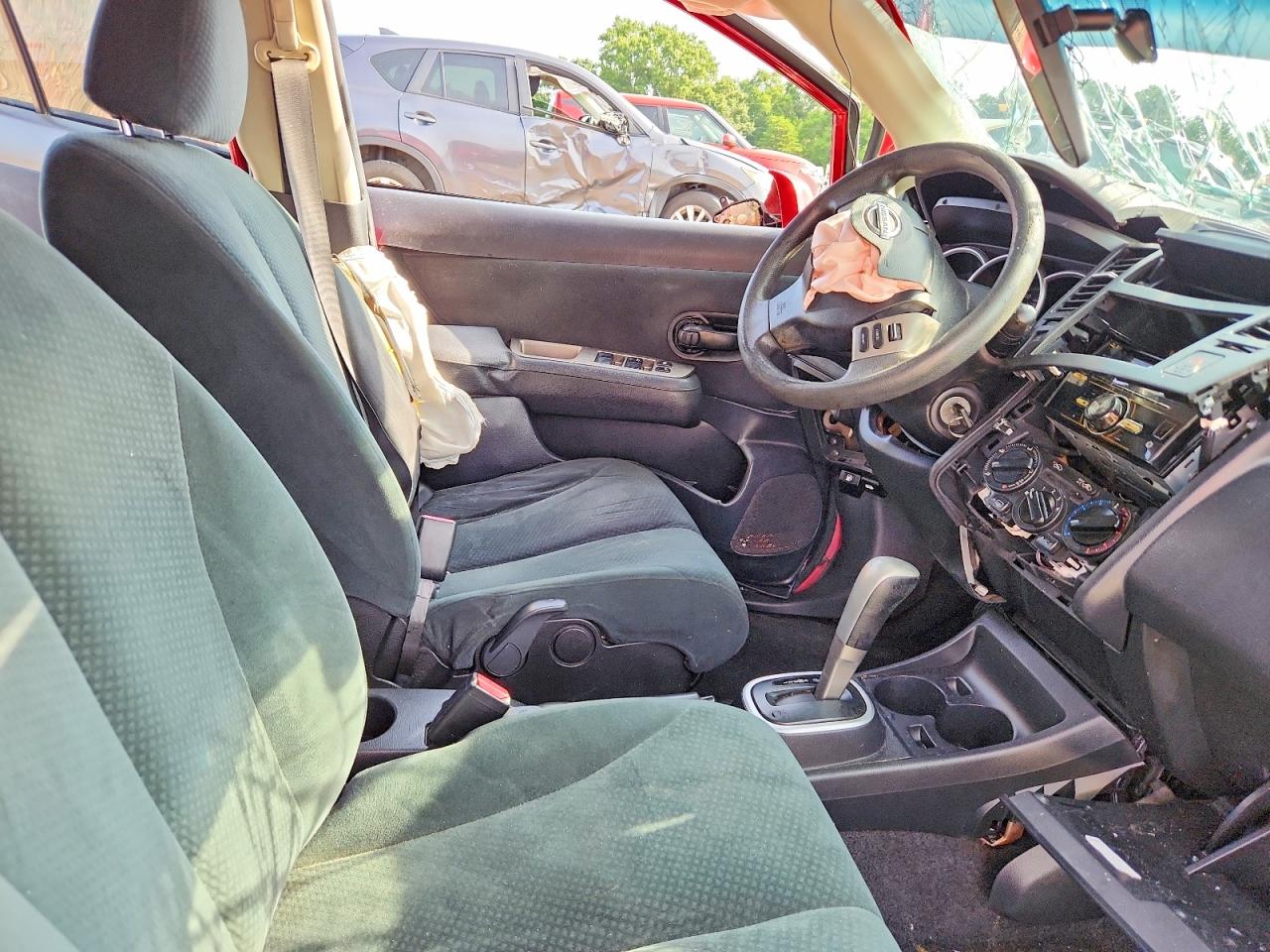 Nissan Versa 1.8 S