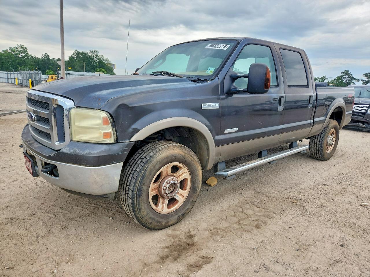 Salvage Ford F-350 Image