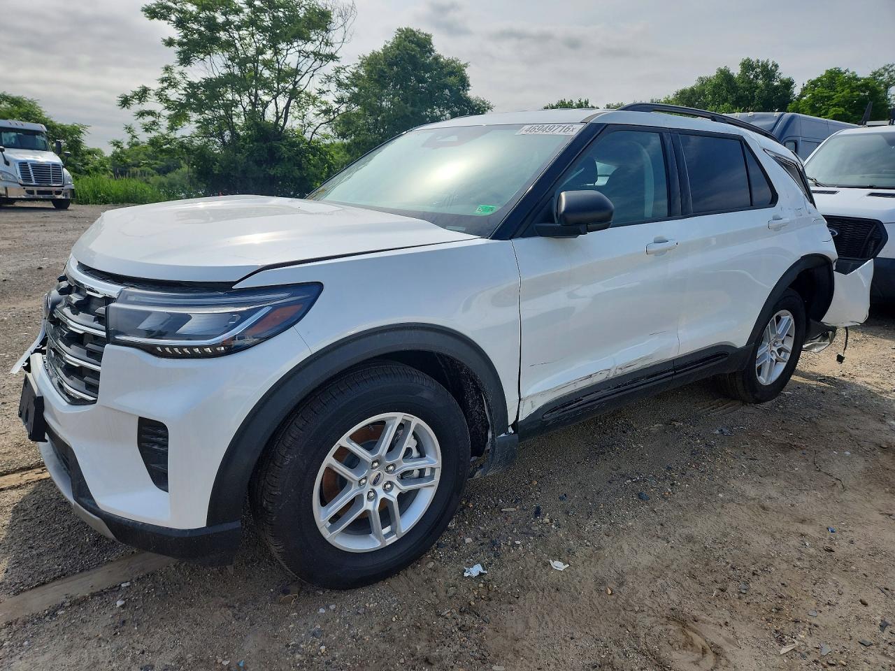 Salvage Ford Explorer Image