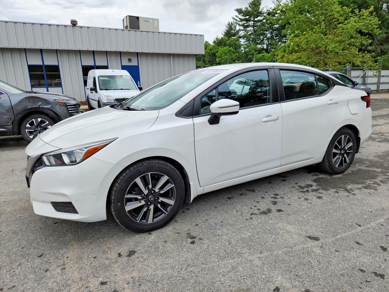 Salvage Nissan Versa Image