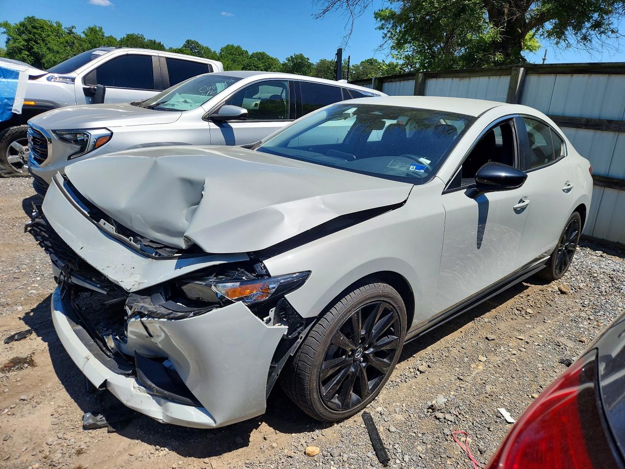 Salvage Mazda Mazda3 Image