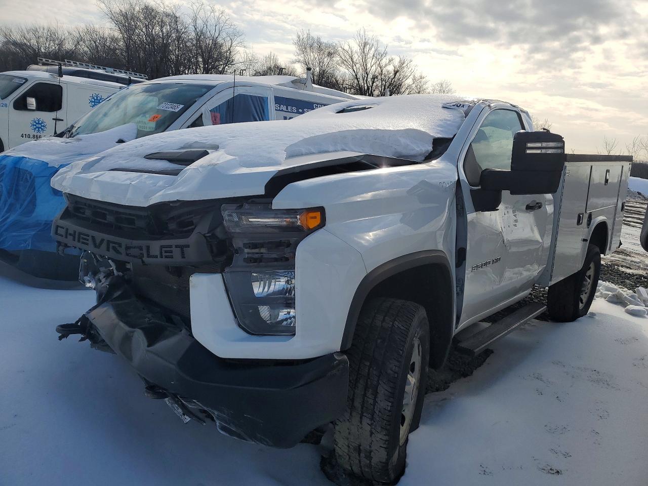 Salvage Chevrolet Silverado Image
