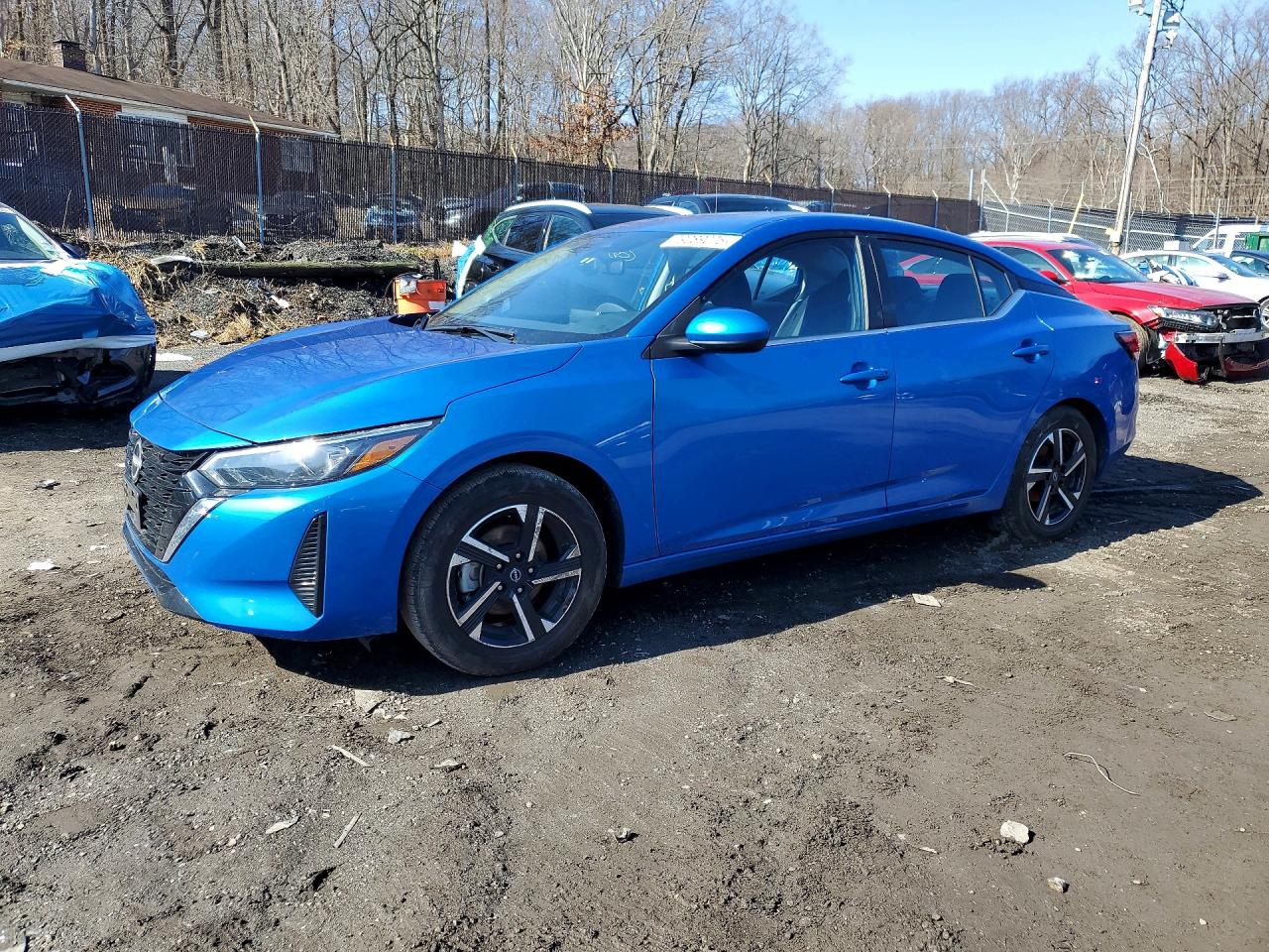 Salvage Nissan Sentra Image
