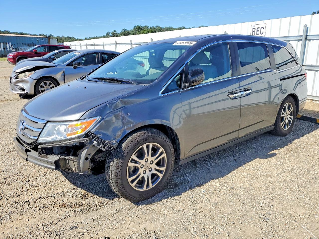 Salvage Honda Odyssey Image