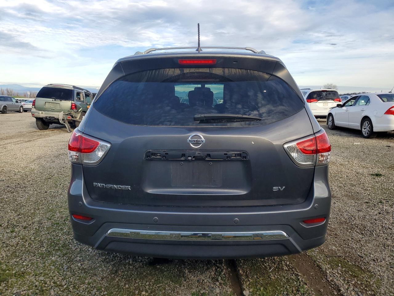 Nissan Pathfinder S