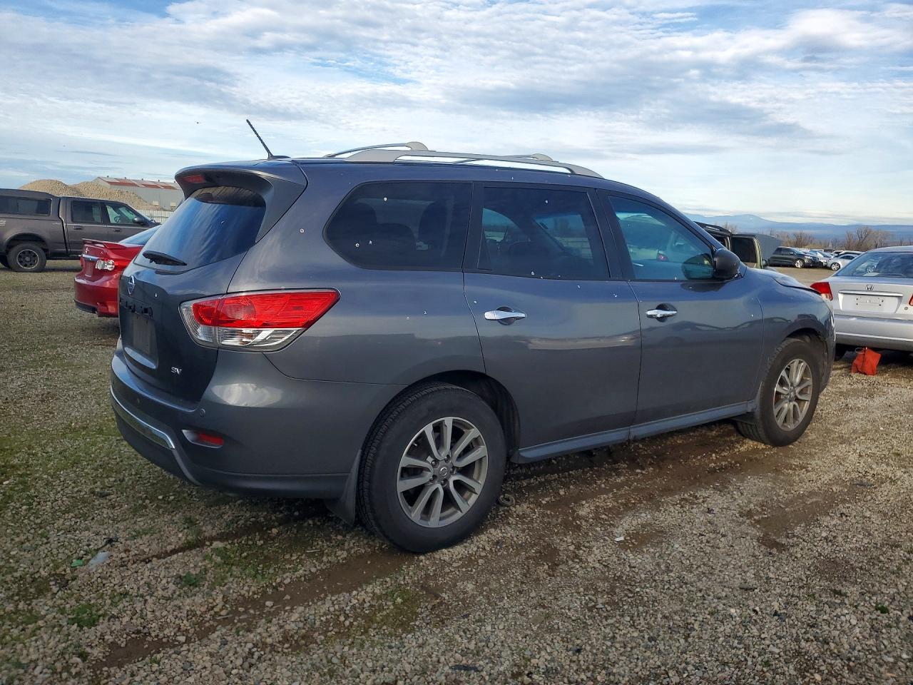 Nissan Pathfinder S