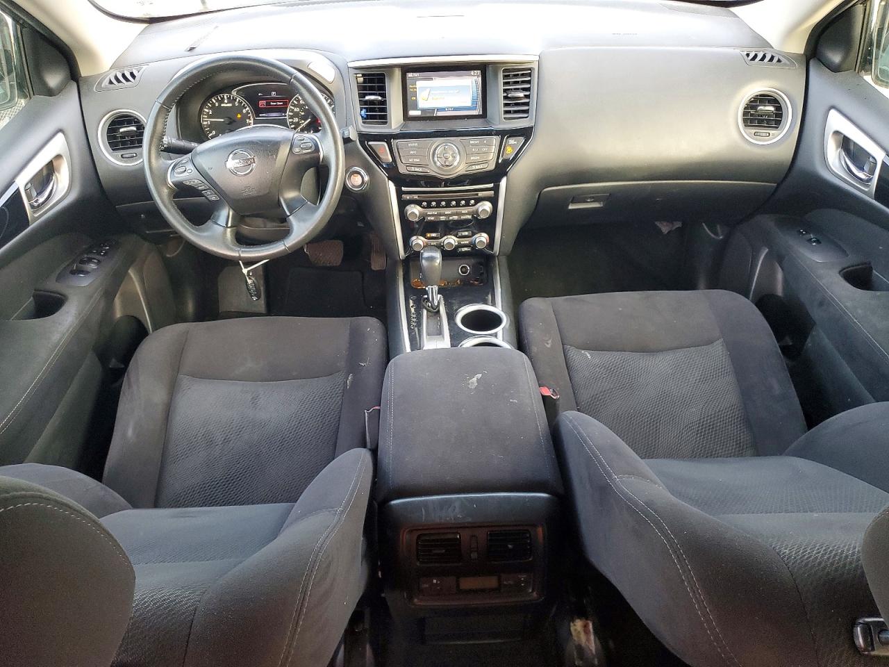 Nissan Pathfinder S