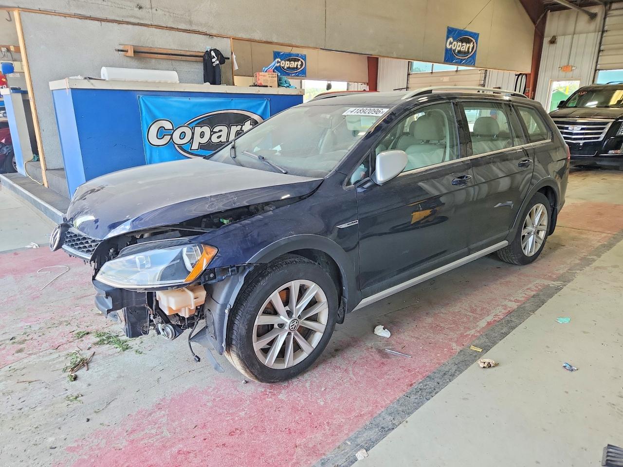 Salvage Volkswagen Golf Image