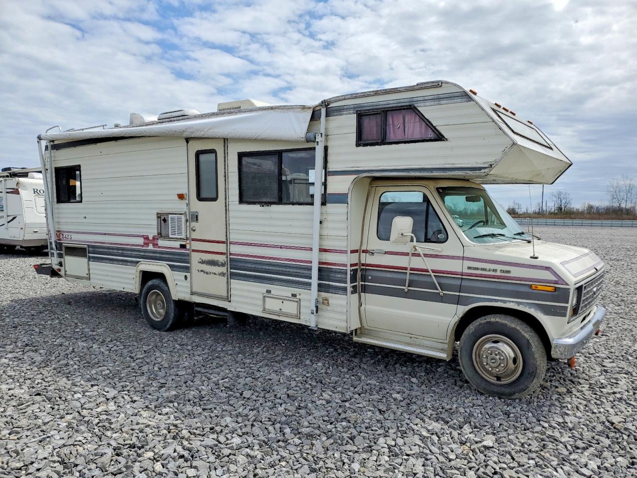 Salvage Ford Econoline Image