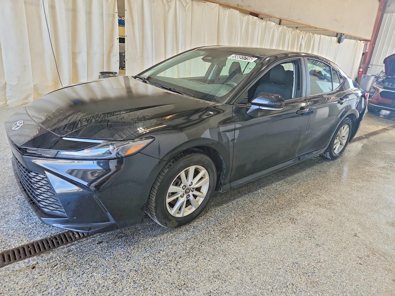 Salvage Toyota Camry Image