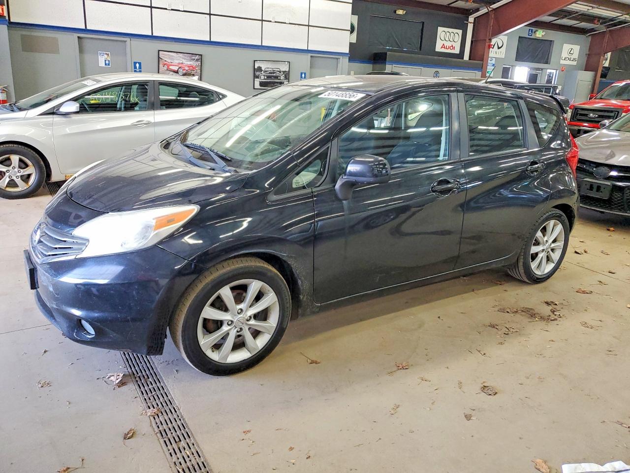 Salvage Nissan Versa Image