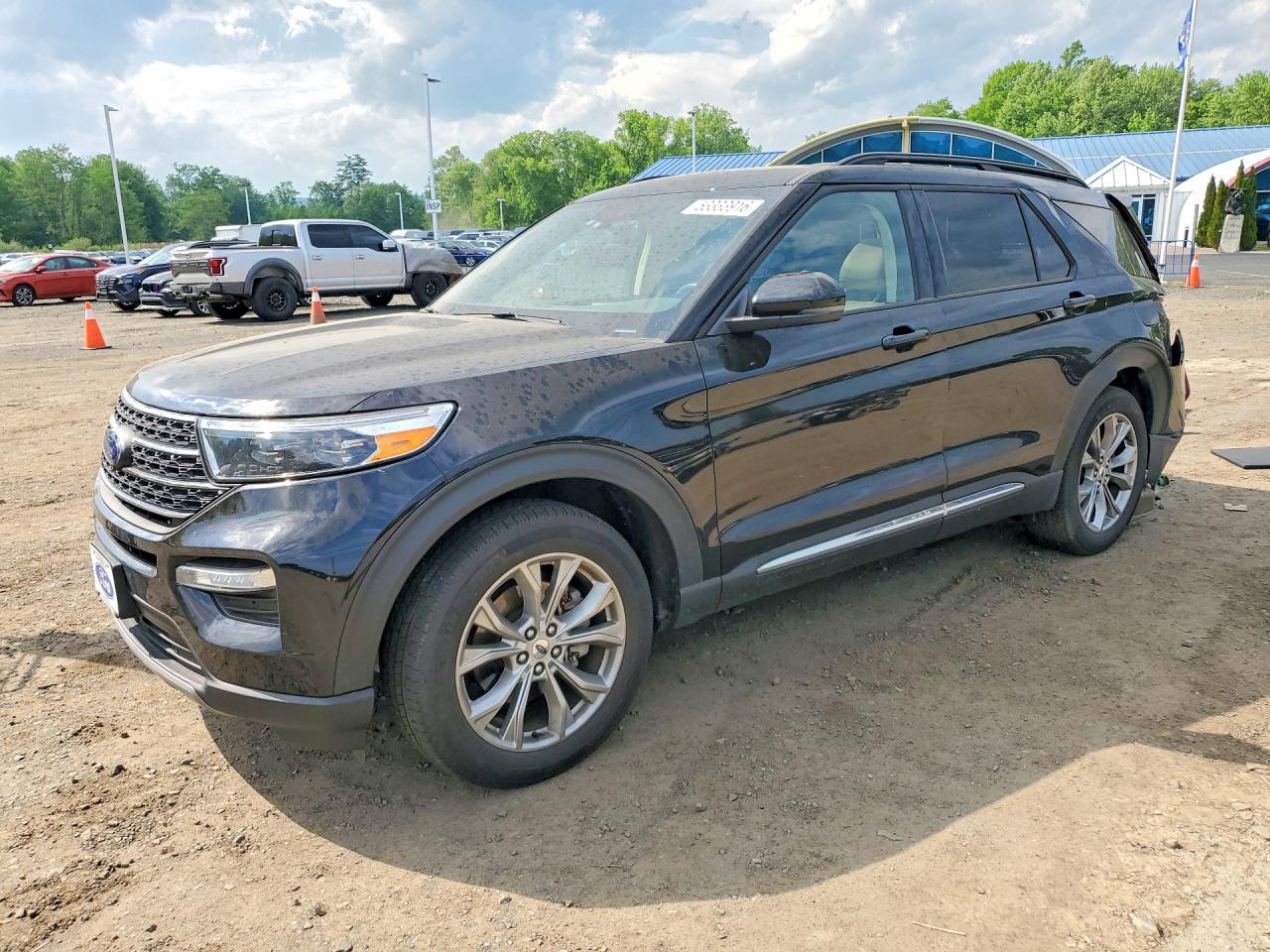 Salvage Ford Explorer Image