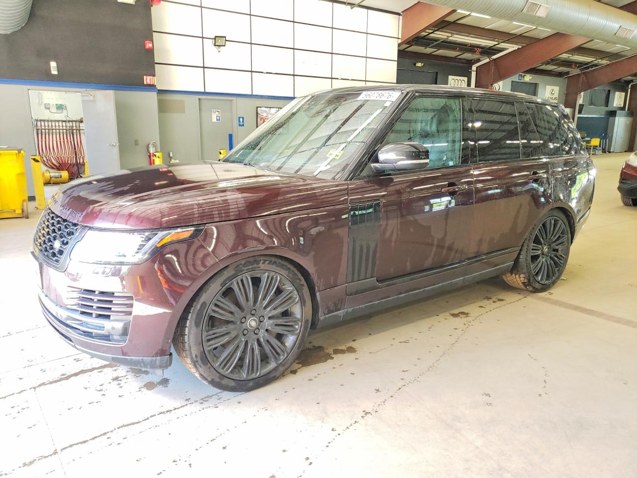Salvage Land Rover Range Rover Image