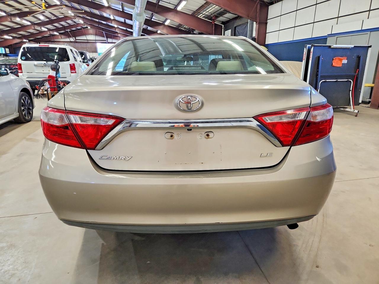Toyota Camry Le