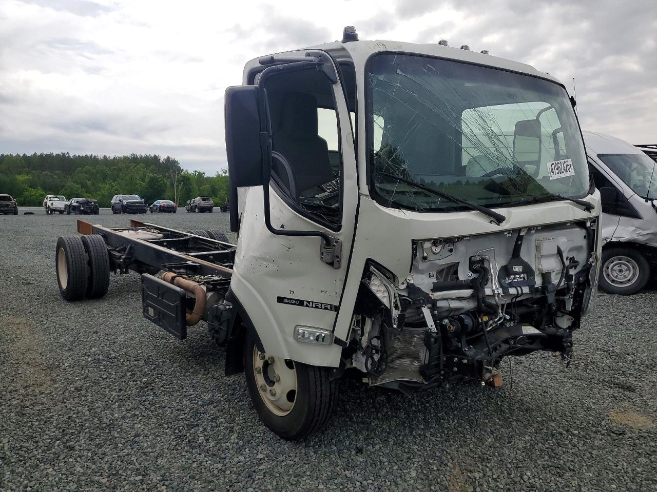 Salvage Isuzu Npr Image