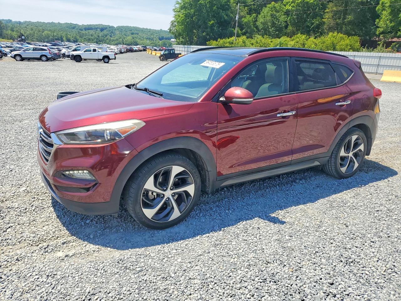 Salvage Hyundai TUCSON Image