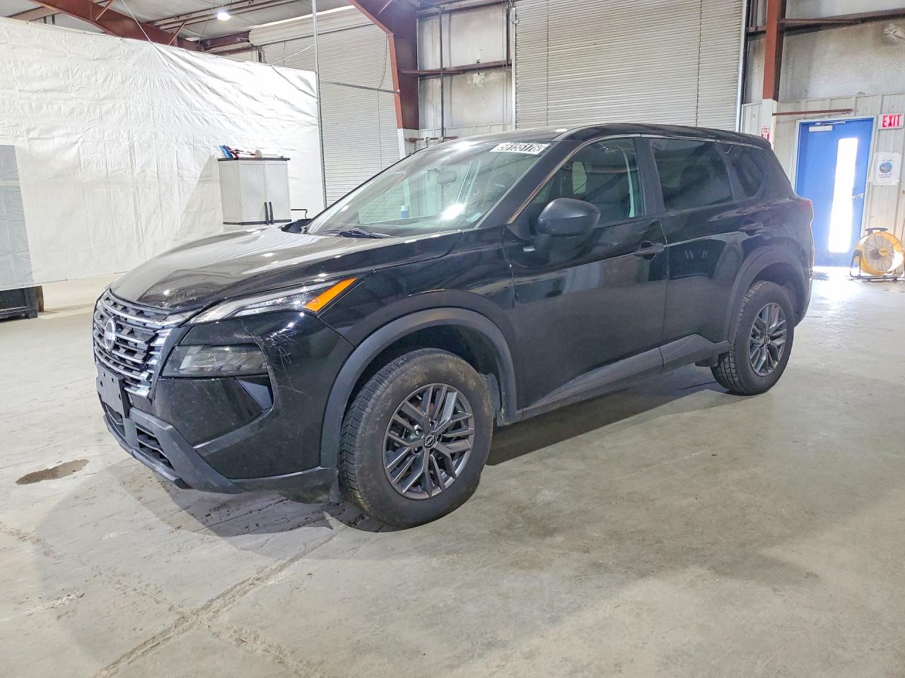 Salvage Nissan Rogue Image
