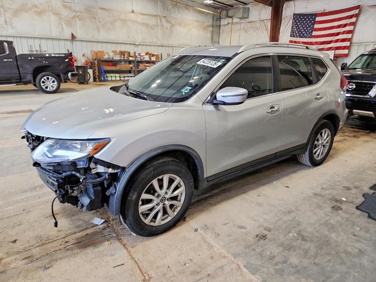 Salvage Nissan Rogue Image