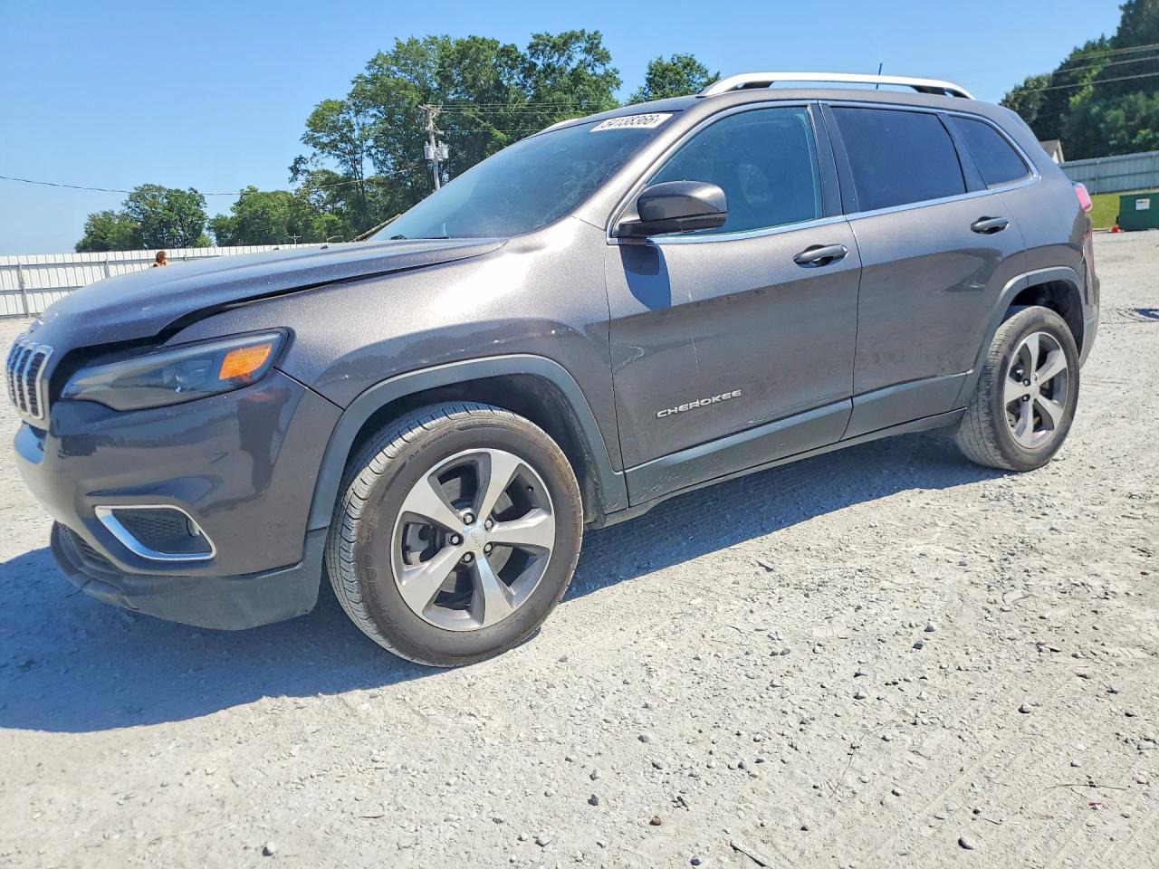 Salvage Jeep Cherokee Image