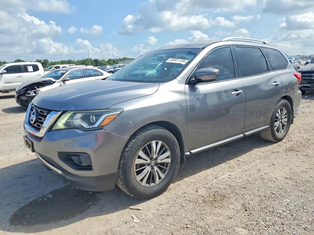 Salvage Nissan Pathfinder Image