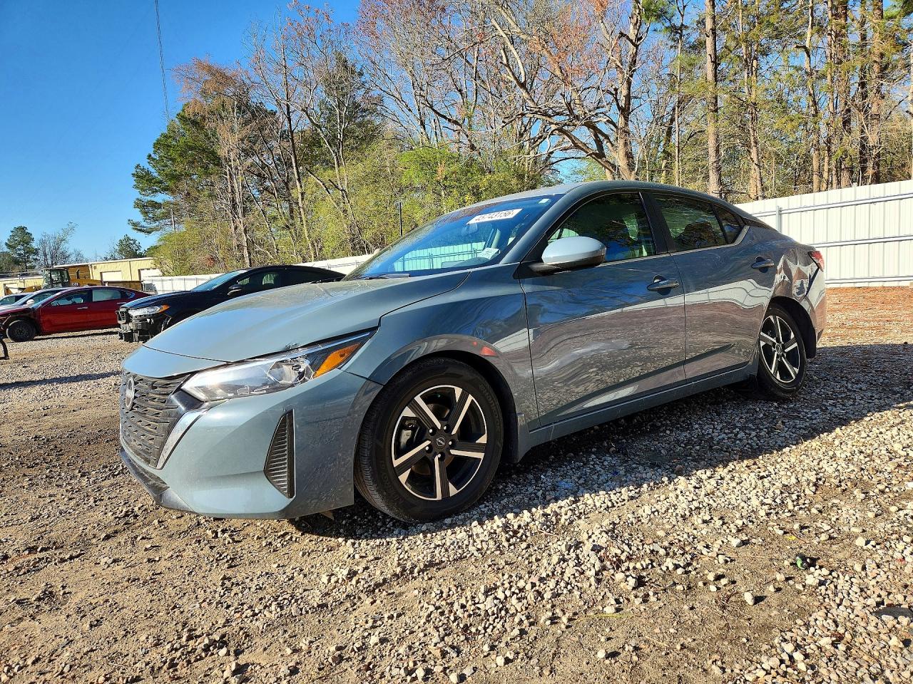 Salvage Nissan Sentra Image