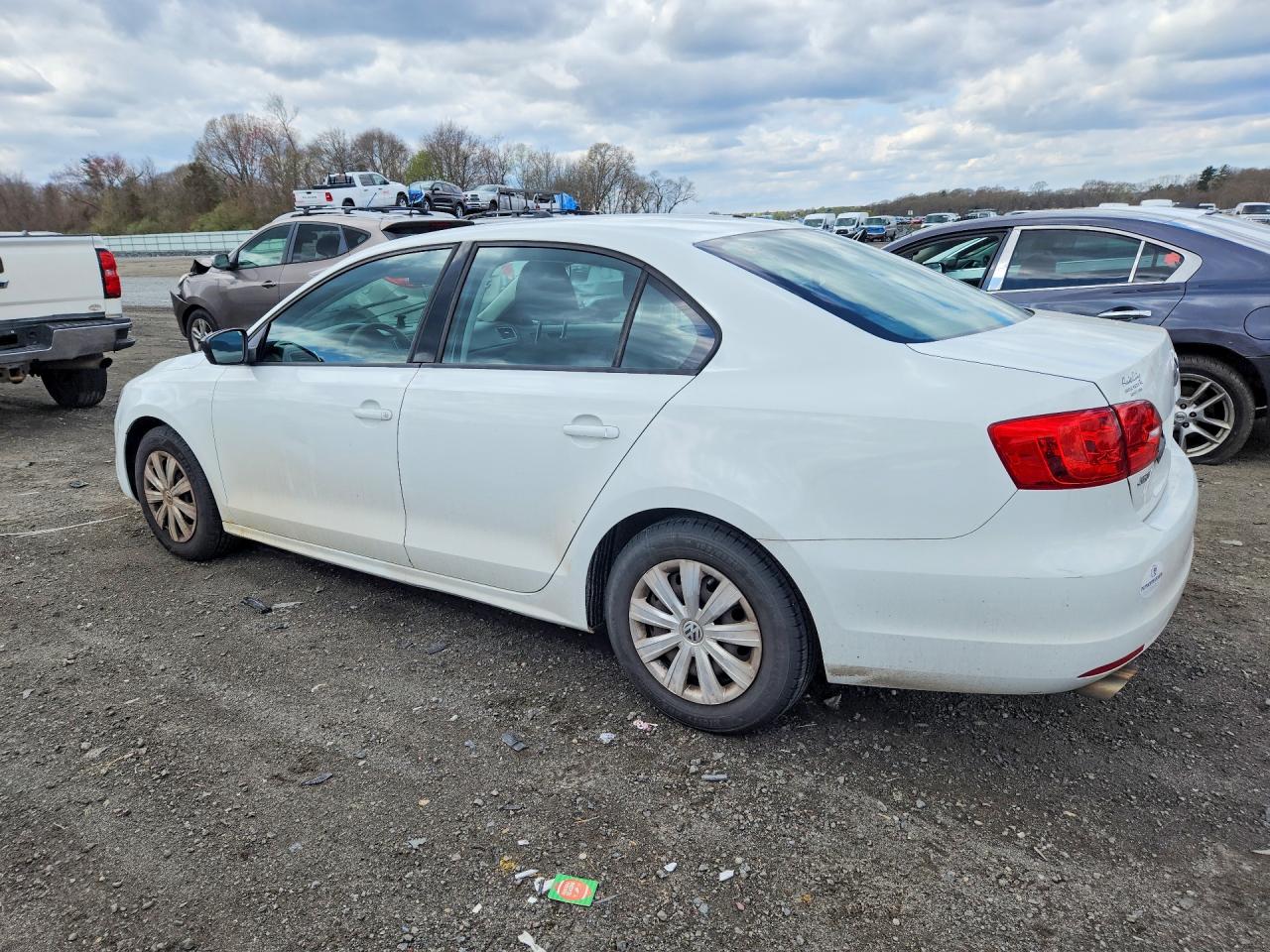 Volkswagen Jetta Base