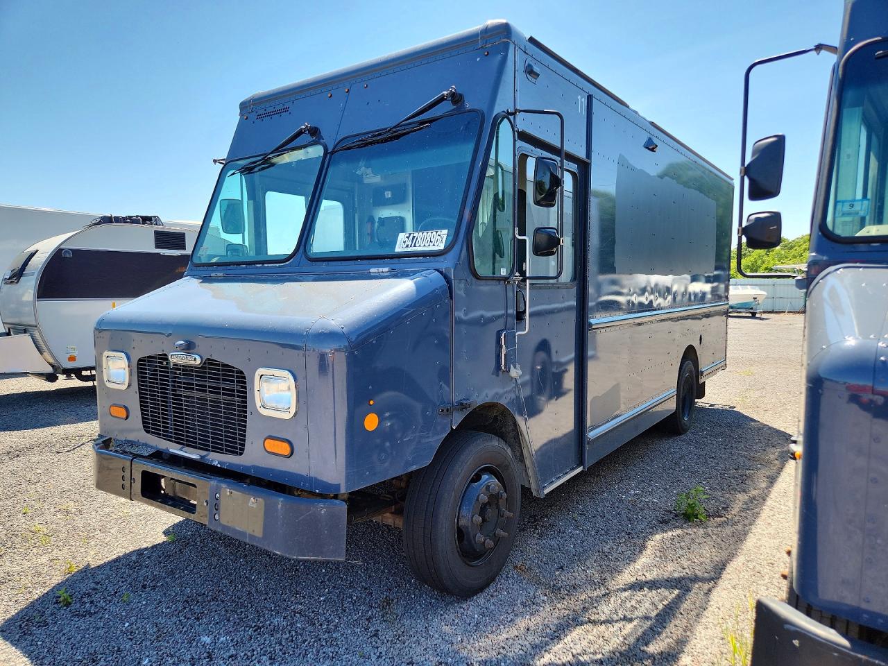 Salvage Freightliner Chassis Image
