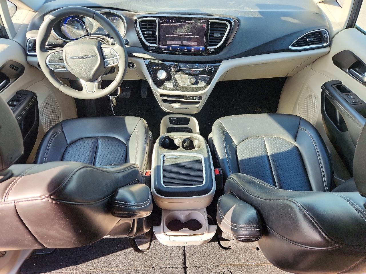 Chrysler Pacifica Touring L