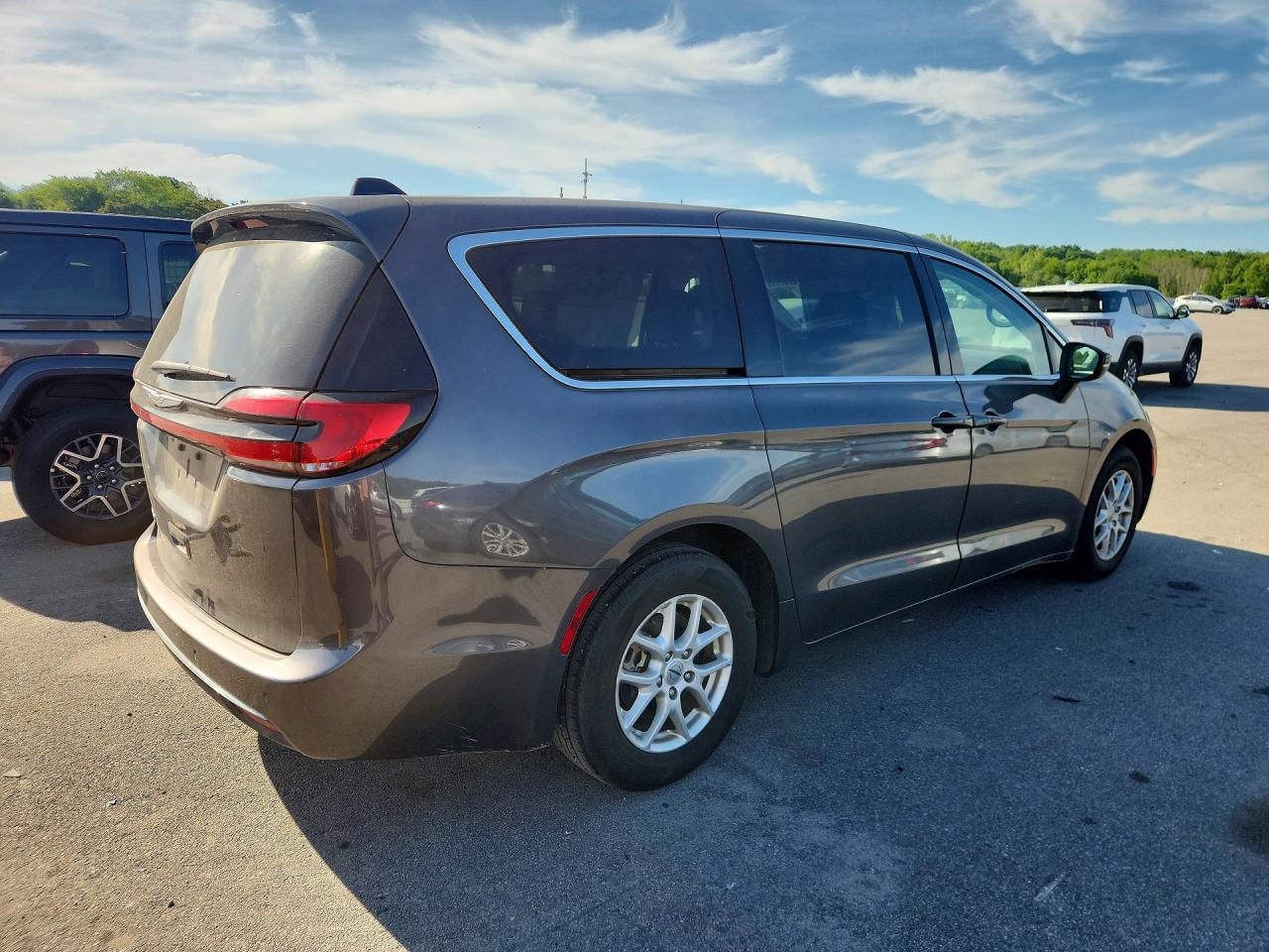 Chrysler Pacifica Touring L