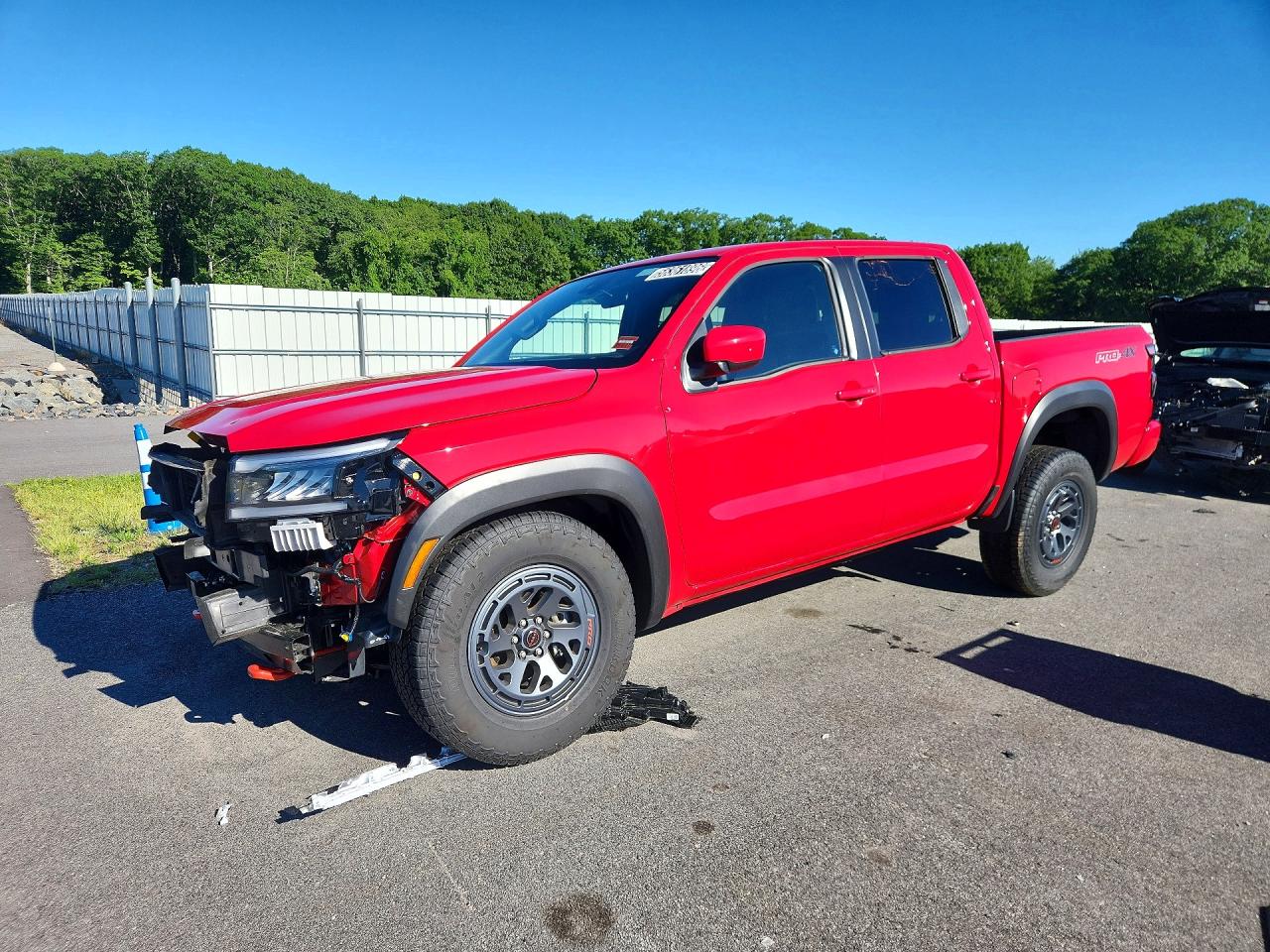 Salvage Nissan Frontier Image